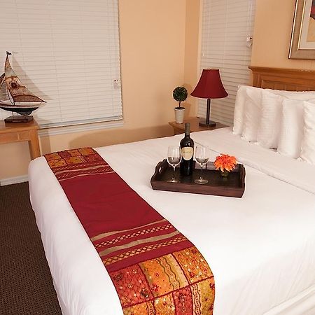 Mainsail Suites Hotel & Conference Center Tampa Esterno foto